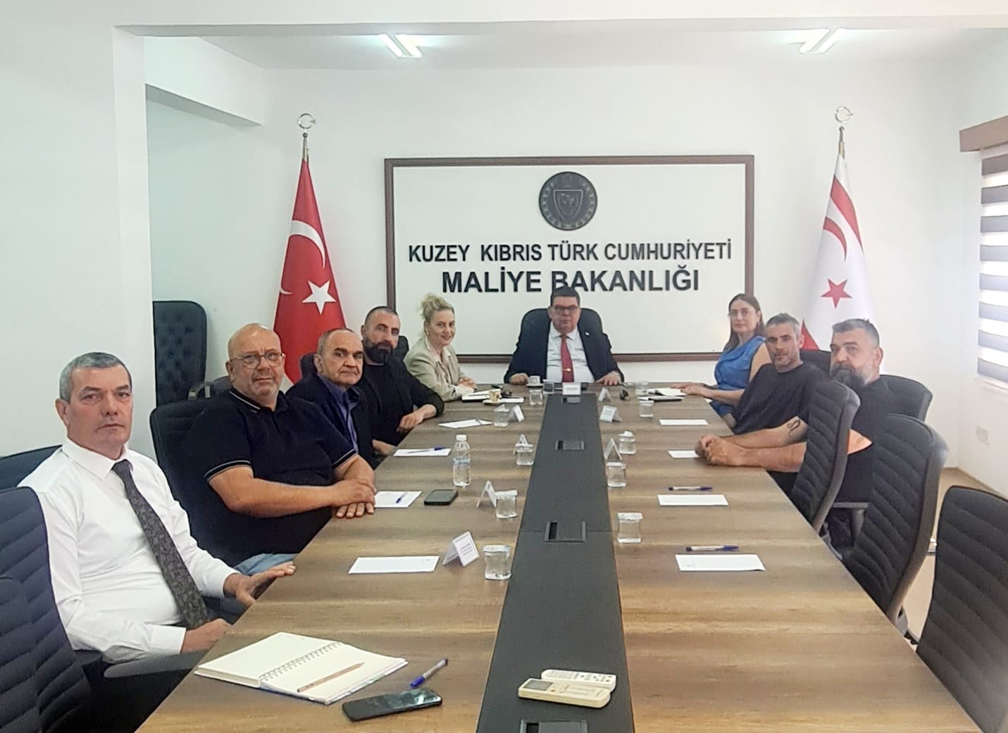 MALİYE BAKANI ÖZDEMİR BEROVA, KTTO SÜPERMARKET SEKTÖR KOMİTESİ ÜYELERİ İLE GÖRÜŞTÜ