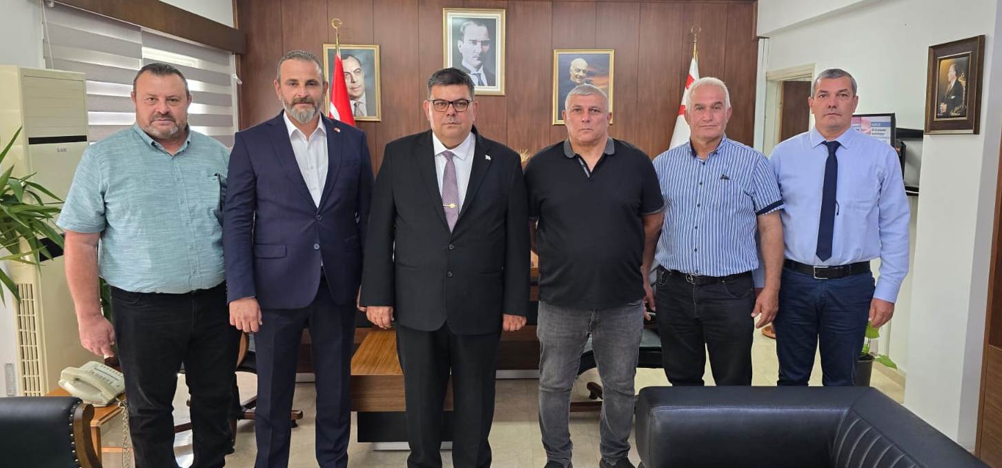 MALİYE BAKANI BEROVA, KKTC AVCILIK FEDERASYONU BAŞKANI TAHİR SAYGINER VE HEYETİNİ KABUL ETTİ