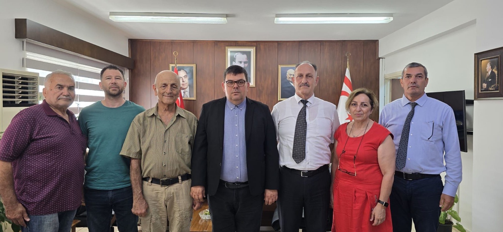 EV VE DÜKKÂN SAHİPLERİ DERNEĞİ’NDEN MALİYE BAKANI BEROVA’YA ZİYARET